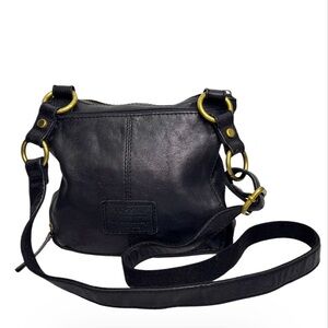 Fossil Black Leather Crossbody with Brass Rings – Adjustable Strap